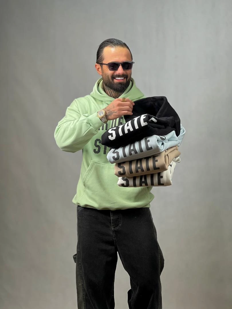 هودی کلاه دار